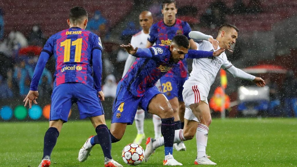 ไฮไลท์ฟุตบอล Barcelona vs Benfica (23-11-21)