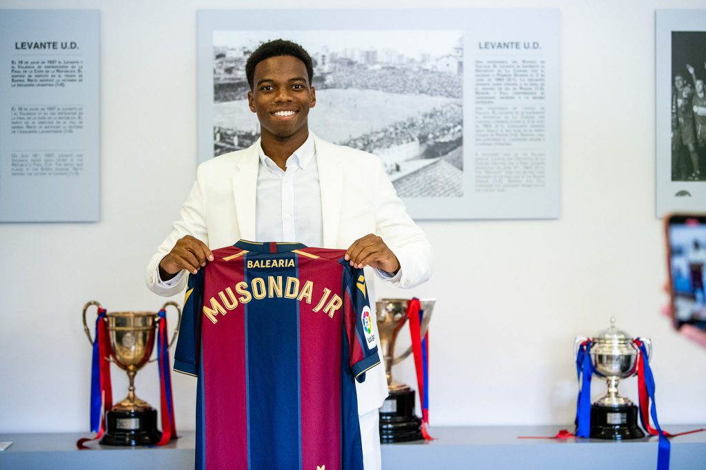 OFFICIAL : มูซอนด้าลาขาดสิงห์ซบเลบานเต้ไร้ค่าตัว