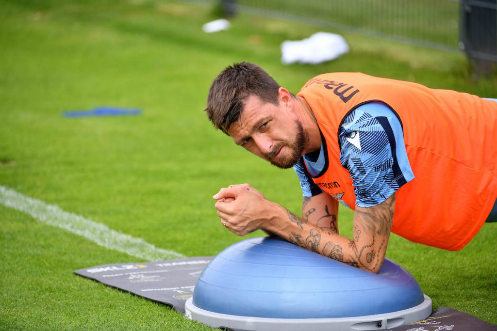 เวสต์แฮมเล็งดึง อแซร์บี้ เสริมแนวรับเจ้าปัดอยากไปงูใหญ่