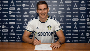 OFFICIAL : ลีดส์ประกาศคว้าโวเบอร์หลังซัลซ์บวร์กเสริมแนวรับ