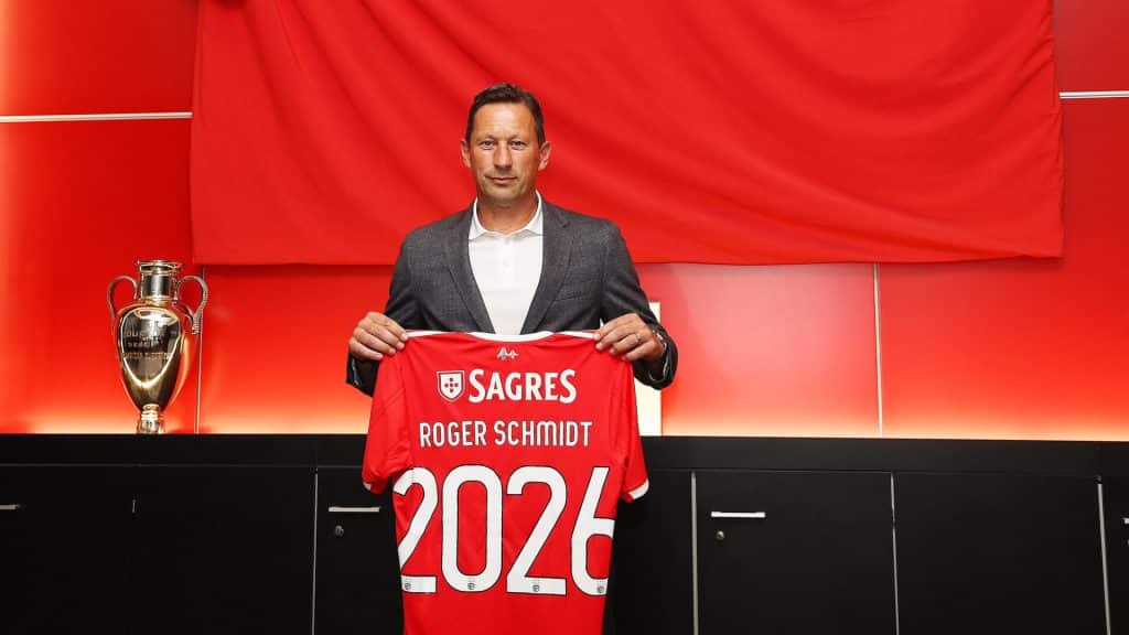OFFICIAL: ชมิดท์โอเคต่อสัญญาเบนฟิก้าถึงปี 2026