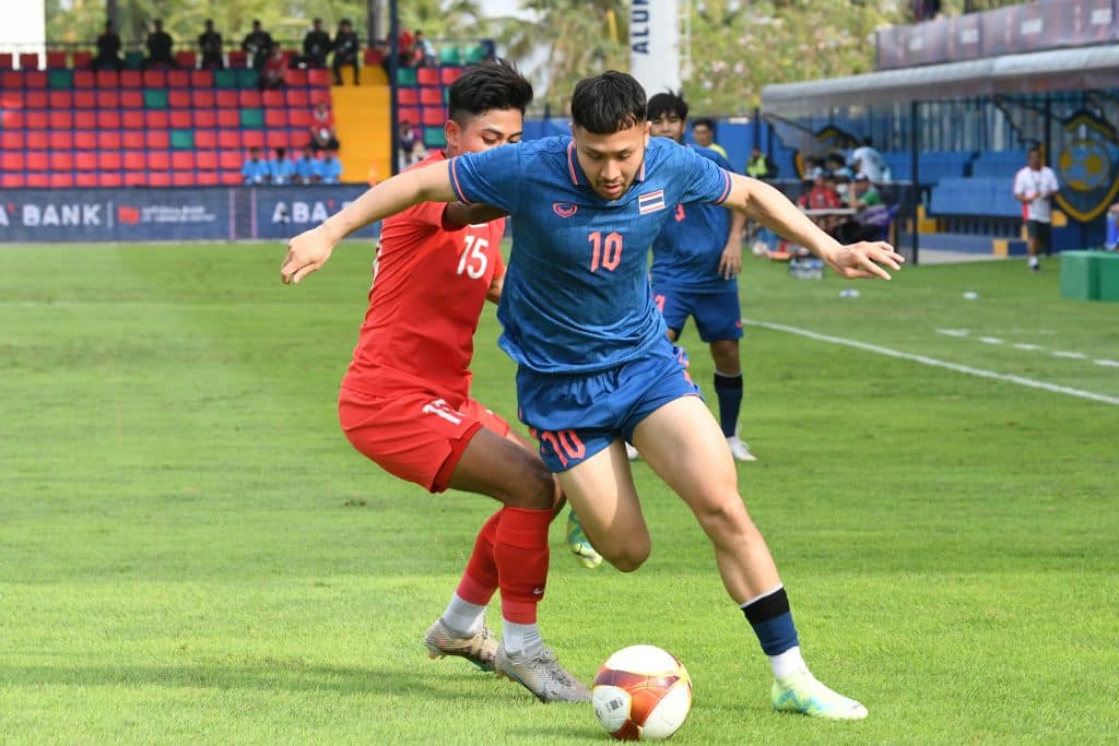 เปิดสถิติเเข้งไทยวิ่งรวมกัน 9.3 กิโลเมตรเกมอัดสิงคโปร์ 3-1