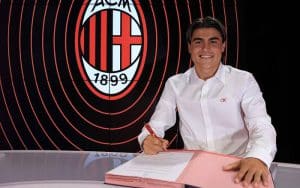 Official : มิลานเซ็นกองกลางลาซิโอร่วมทีมเเบบไร้ค่าตัว 